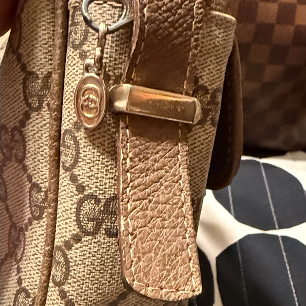 Gucci Tan and Brown Monogram Messenger Bag - Picture 5 of 12
